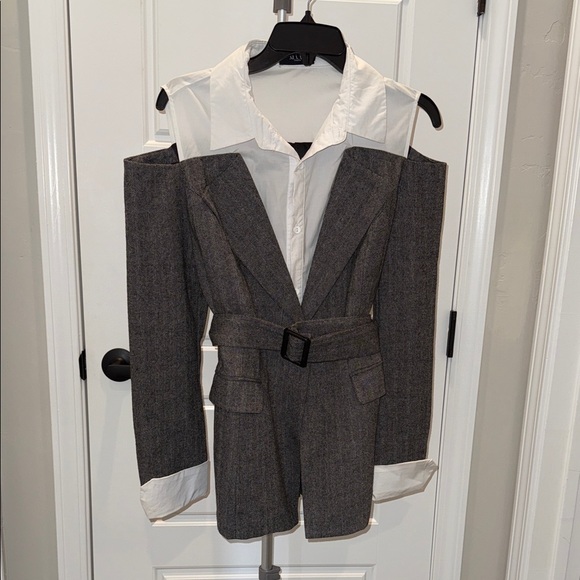 MAAC Jackets & Blazers - 🤩⭐️MAAC LONDON DESIGNER Stylish Tweed Charcoal Blazer with White Details - RARE!